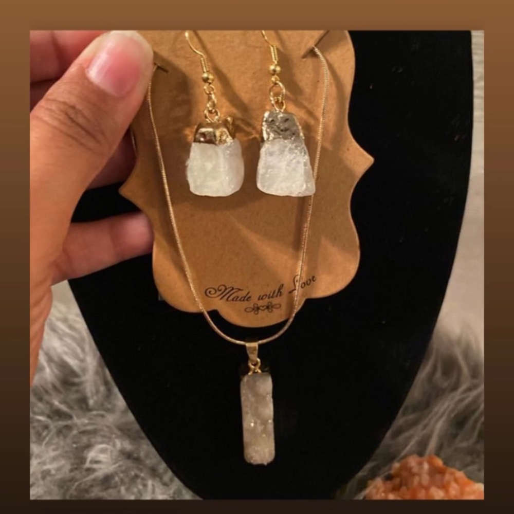 Earring and necklace set